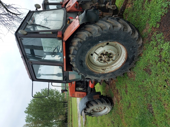 MTZ Belarus 1025 traktor 1